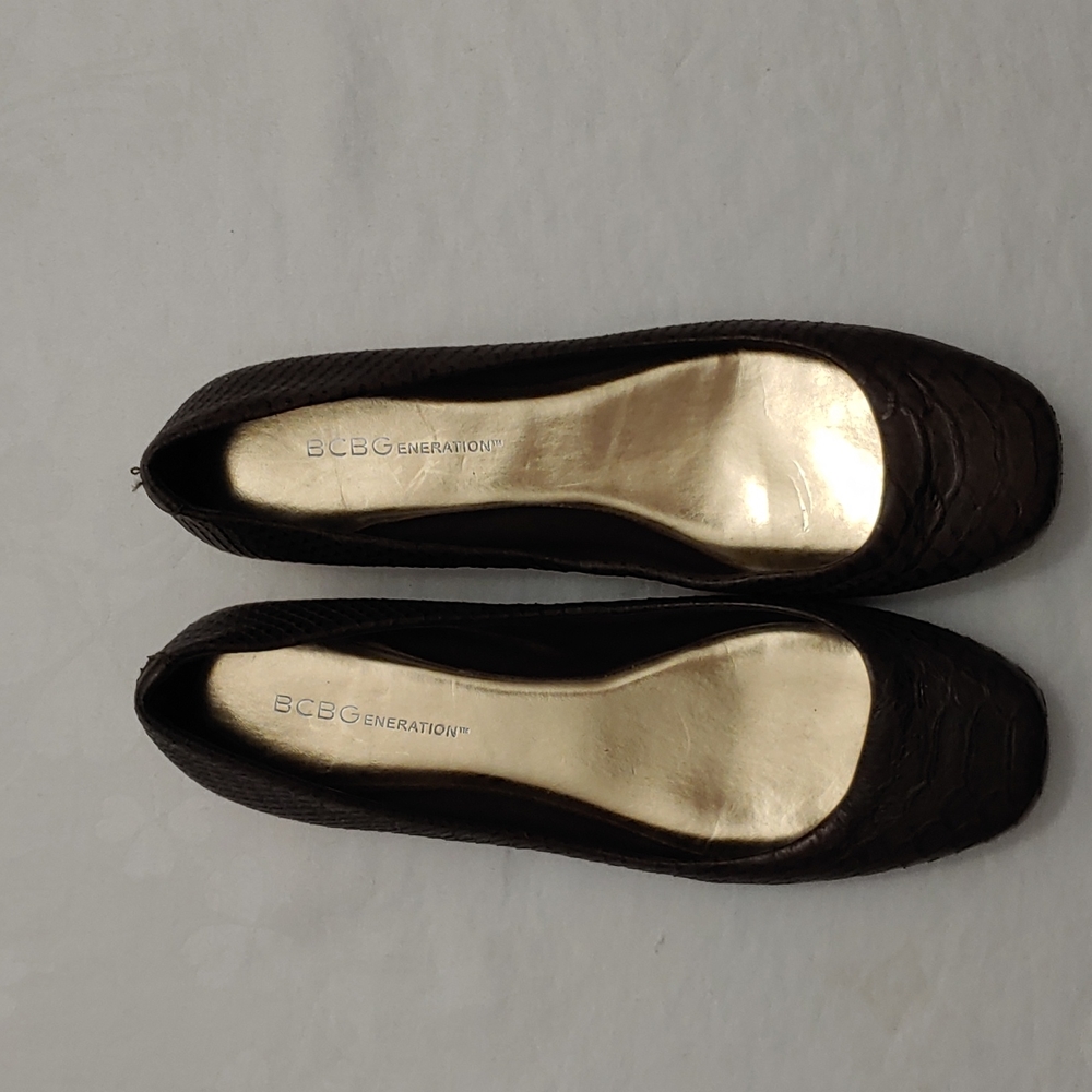 BCBGeneration Women's Size 7.5 Faux Snakeskin Flats